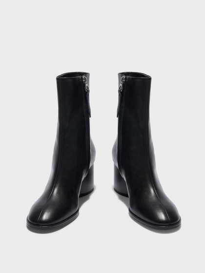 Aeyde | Ayla Leather Ankle Boots Leather Ankle Boots for Women | Black Calf | Round Toe | Mid Heel | Front View
