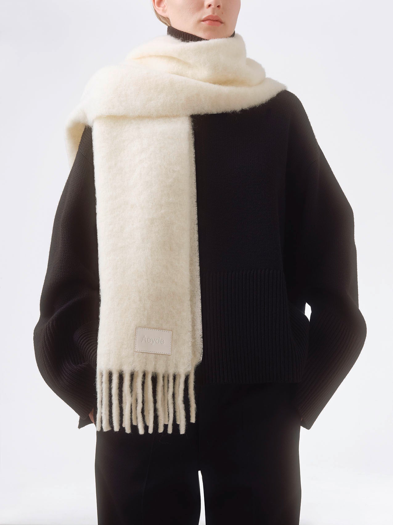 Aeyde | Bale Alpaca Scarves for Women | Creamy Alpaca | Luxury Materials | Handmade in Italy | How to Style
