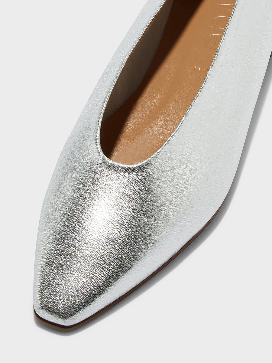 Aeyde | Betty Leather Square-Toe Ballet Flats Leather Flats, Ballerina for Women | Silver Nappa | Pointed Toe | Flat Heel | Luxury Materials | Handmade in Italy