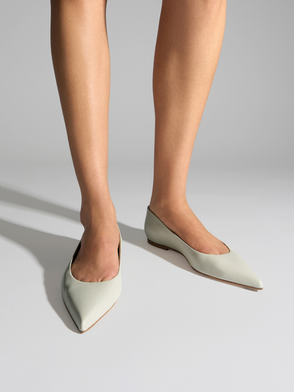Aeyde | Cassy Pointed-Toe Flats Leather Flats for Women | Cloud Nappa | Pointed Toe | Flat Heel | On Feet