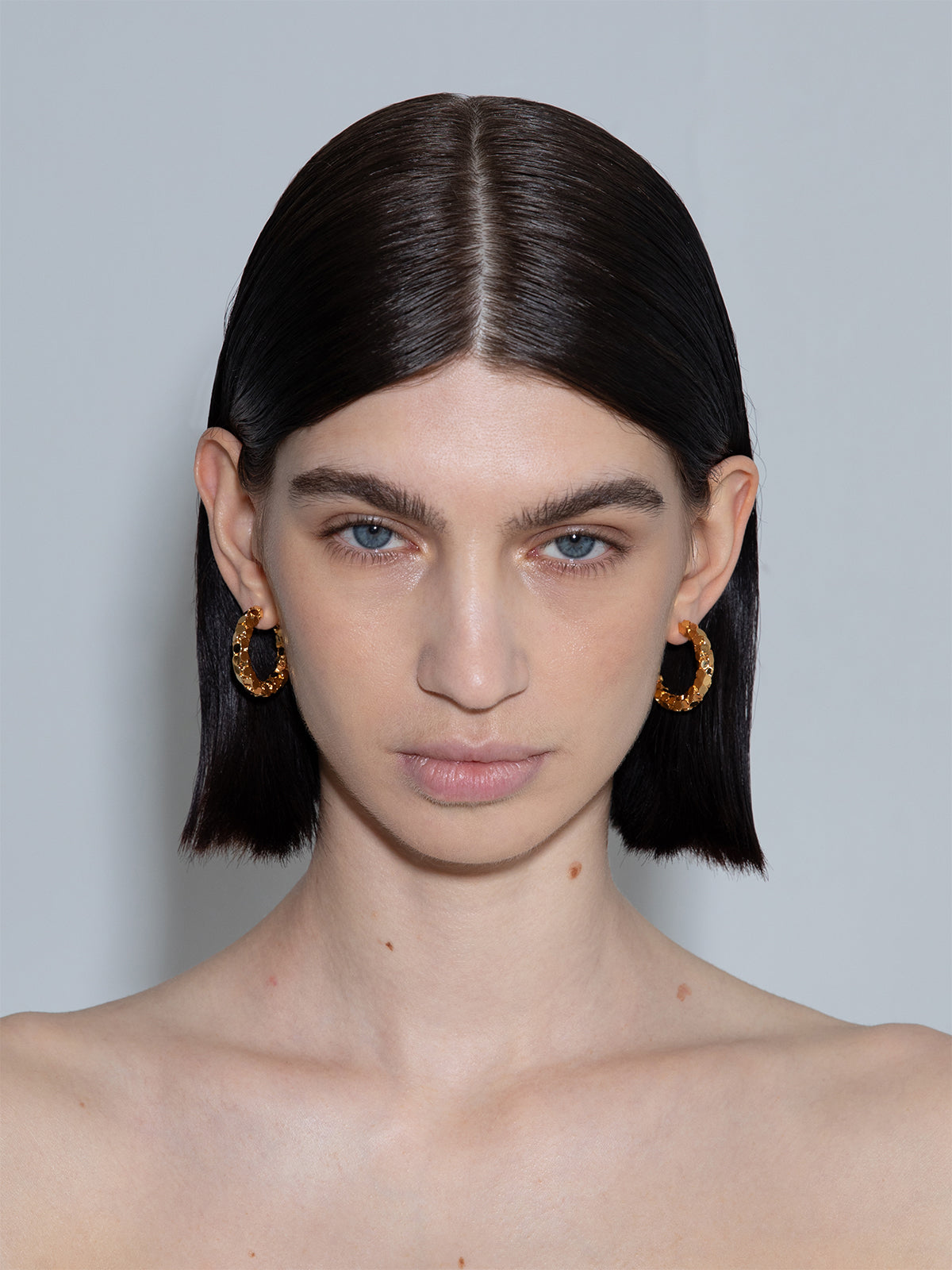 Cruz 18kt Gold-Plated Hoop Earrings - Image 3