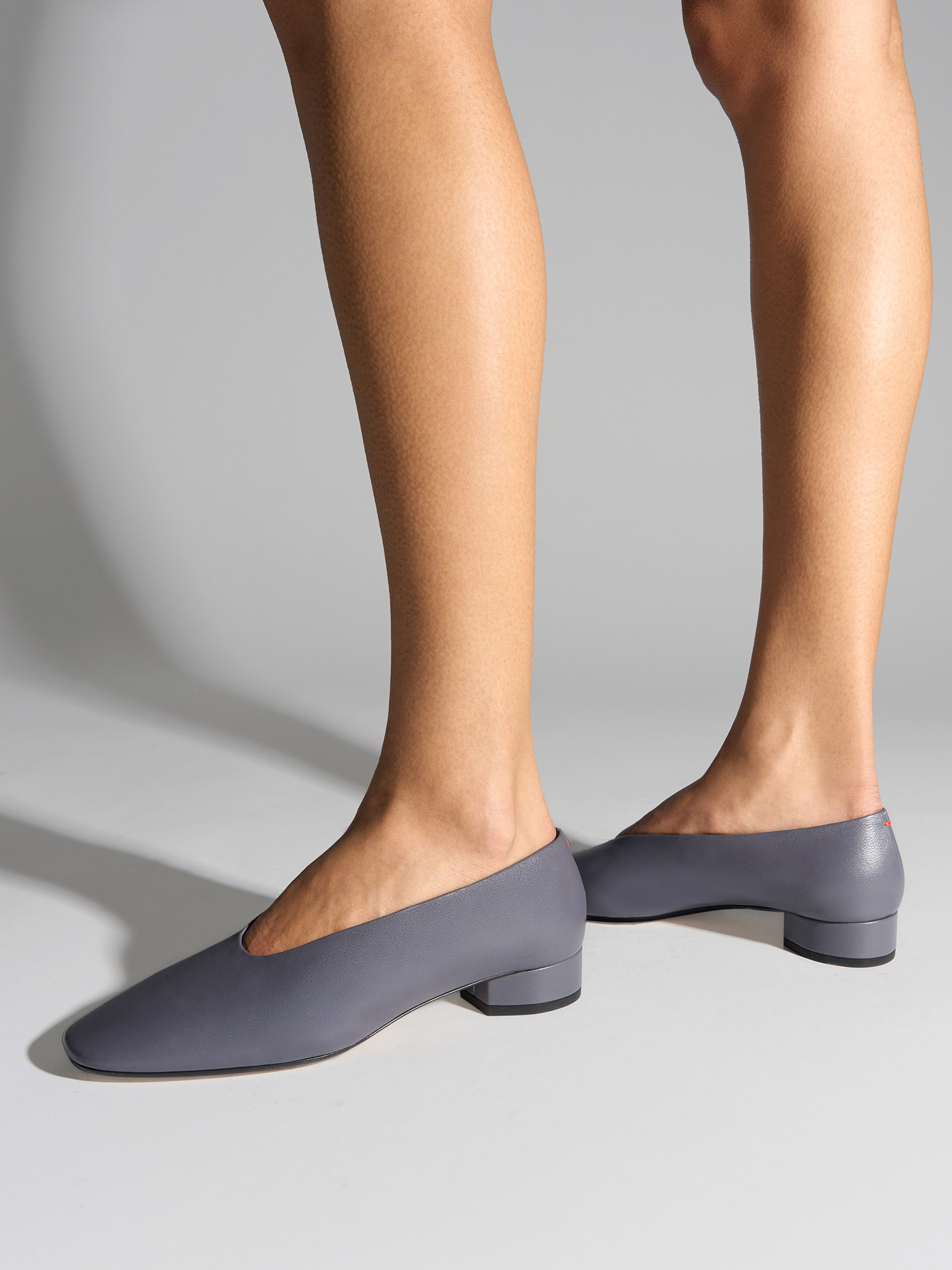 Aeyde | Delia Low-Heeled Ballet Pumps Leather Flats for Women | Dusty Purple Nappa | Round Toe | Low Heel | On Feet