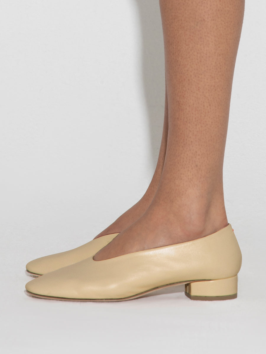 Delia Low-Heeled Ballet Pumps