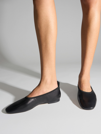 Aeyde | Dex Leather Flats Leather Flats for Women | Black Nappa | Round Toe | Flat Heel | On Feet