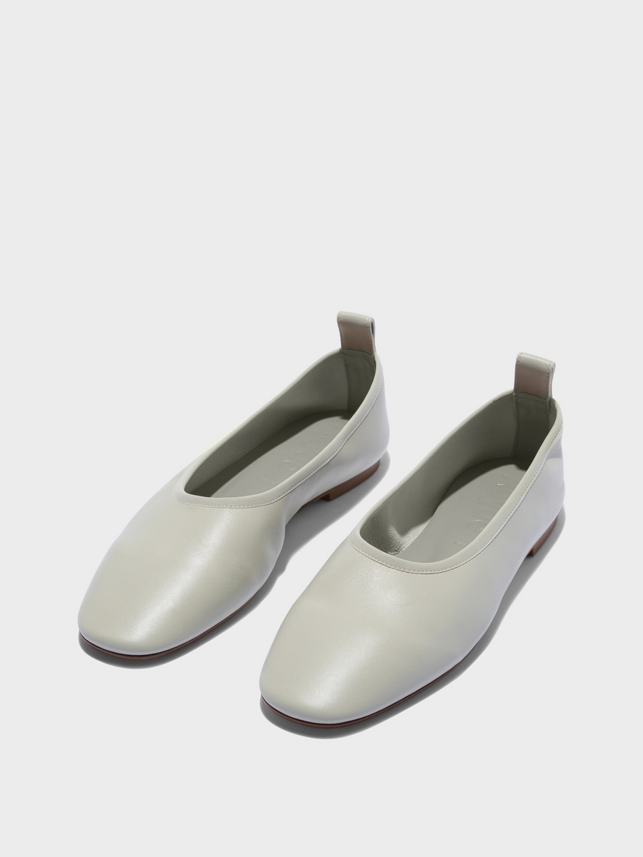 Aeyde | Dex Leather Flats Leather Flats for Women | Cloud Nappa | Round Toe | Flat Heel | Luxury Materials | Handmade in Italy
