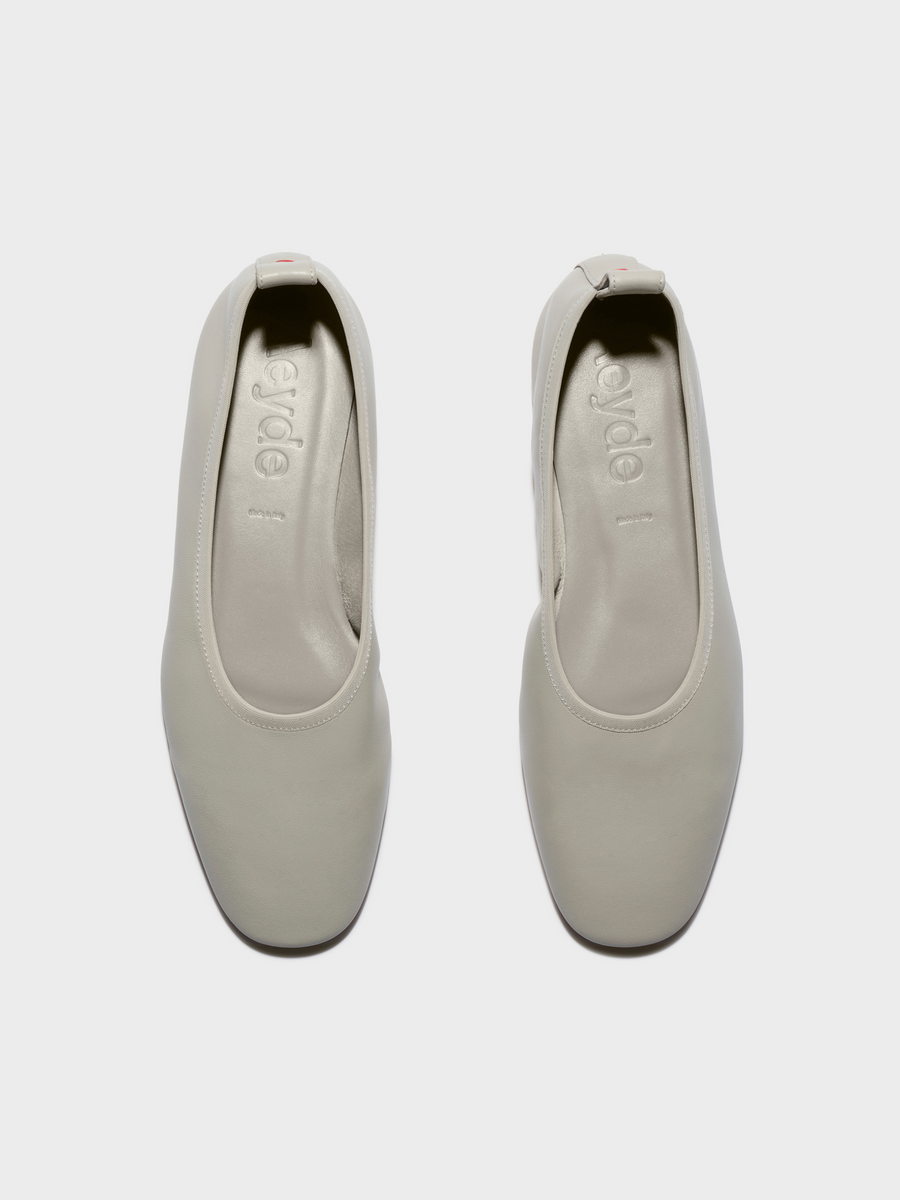 Aeyde | Dex Leather Flats Leather Flats for Women | Cloud Nappa | Round Toe | Flat Heel | Front View