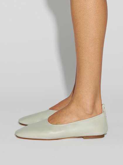Aeyde | Dex Leather Flats Leather Flats for Women | Cloud Nappa | Round Toe | Flat Heel | How to Style