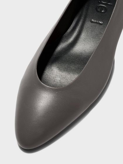 Aeyde | Ellie Almond-Toe Flats Leather Flats for Women | Taupe Nappa | Round Toe | Flat Heel | Heel Details