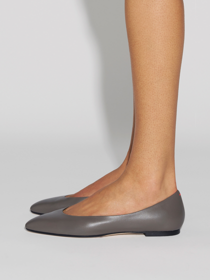 Aeyde | Ellie Almond-Toe Flats Leather Flats for Women | Taupe Nappa | Round Toe | Flat Heel | How to Style