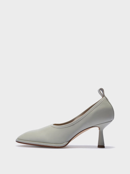 Aeyde | Giulia Stiletto Pumps Leather Pumps for Women | Cloud Nappa | Round Toe | Mid Heel | Side View