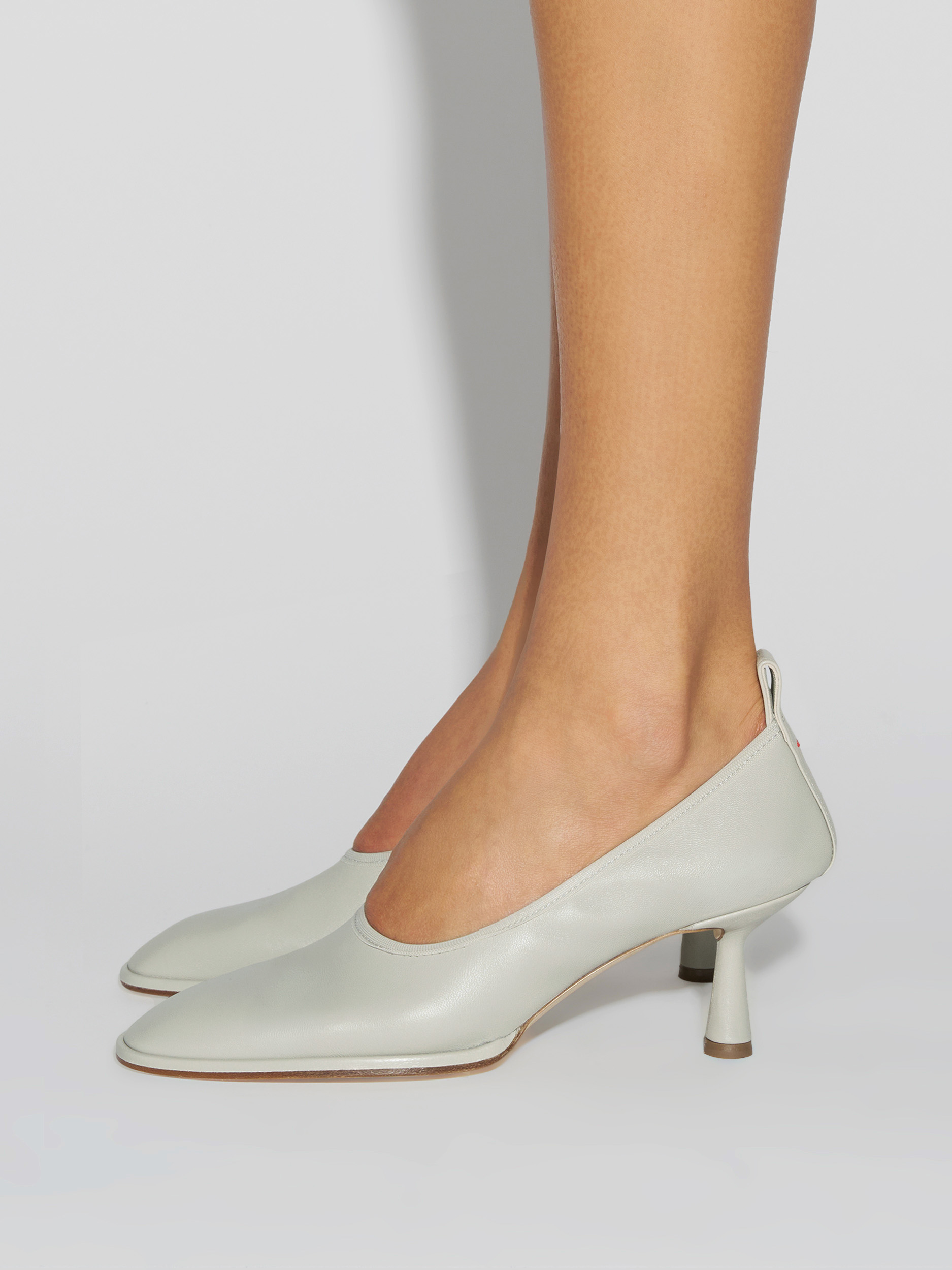 Aeyde | Giulia Stiletto Pumps Leather Pumps for Women | Cloud Nappa | Round Toe | Mid Heel | How to Style