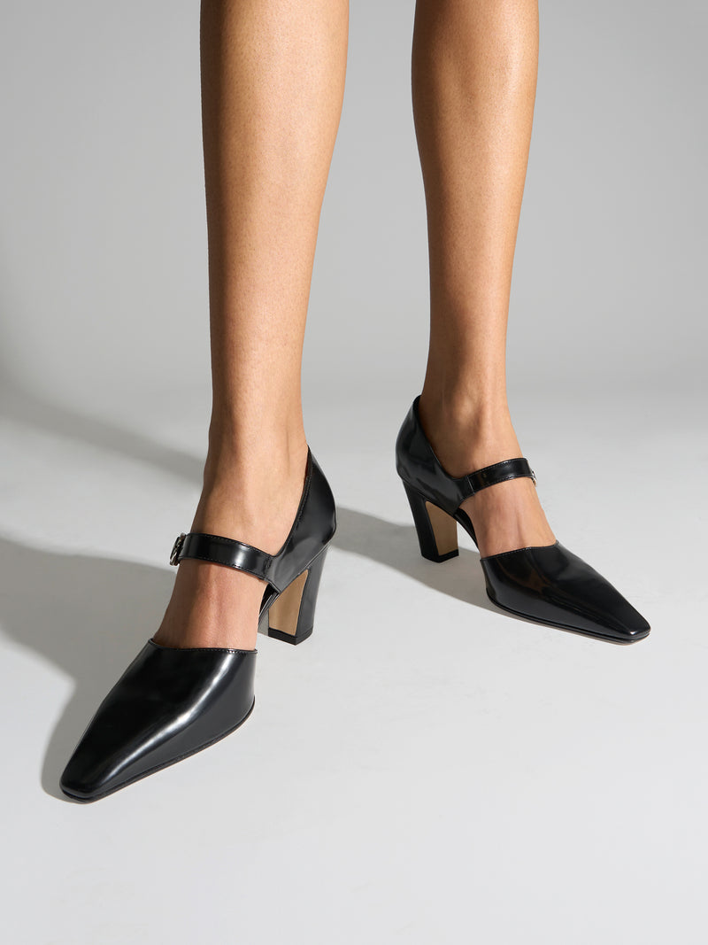Isidora Mary-Jane Pumps