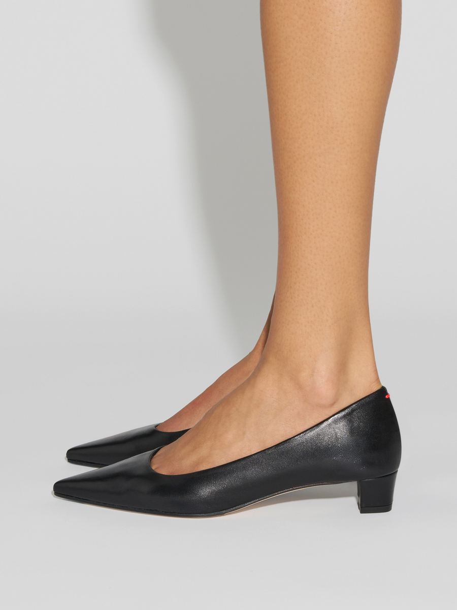 Aeyde | Judi Pointed Pumps Leather Pumps for Women | Black Nappa | Pointed Toe | Low Heel | How to Style