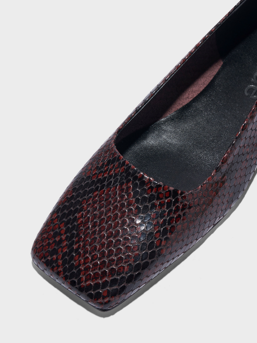 Aeyde | Matti Square-Toe Flats Leather Flats for Women | Port Snake | Square Toe | Flat Heel | Heel Details