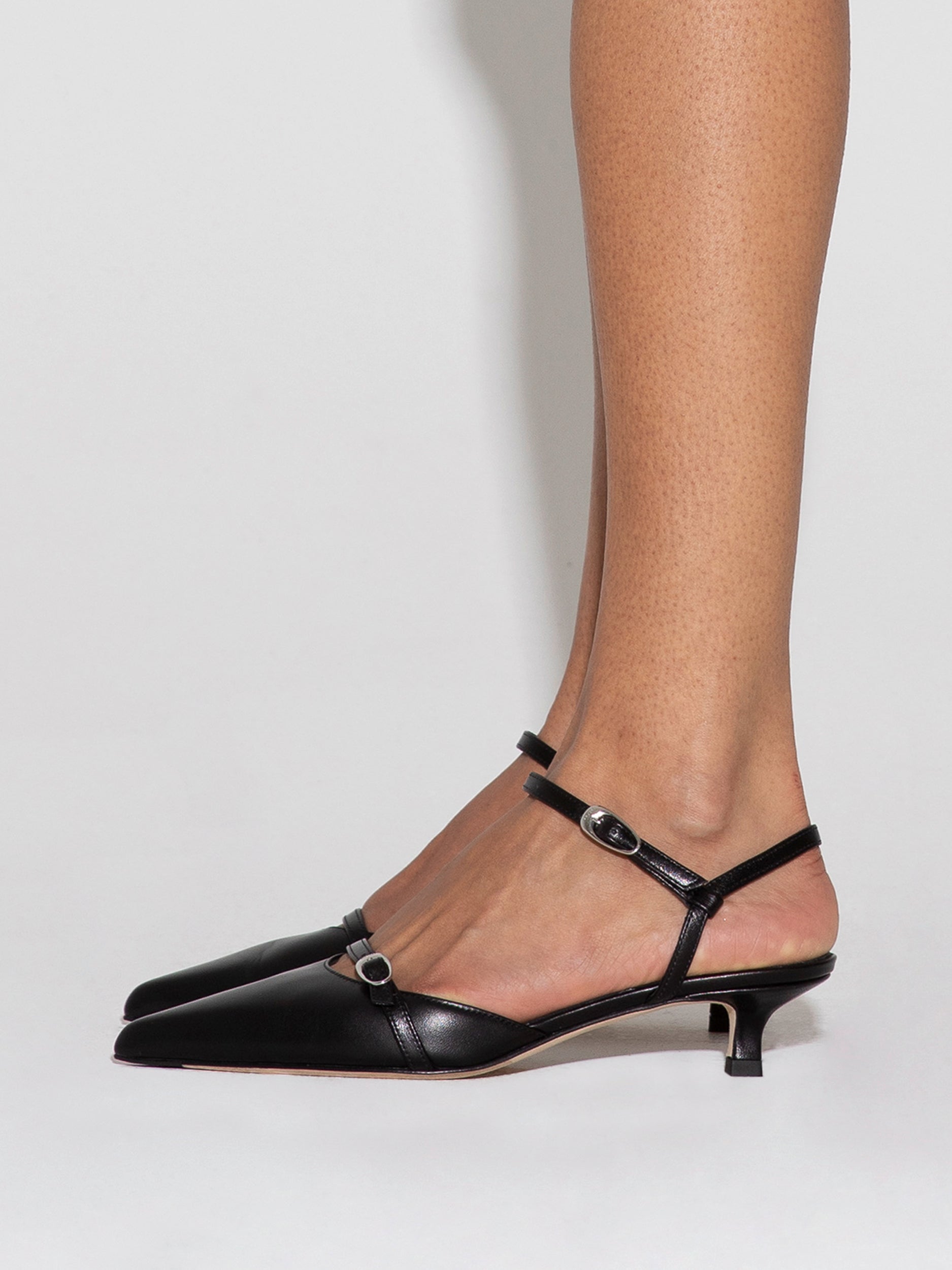 Aeyde | Melia Leather Kitten-Heel Pumps Leather Pumps for Women | Black Nappa | Pointed Toe | Low Heel | How to Style