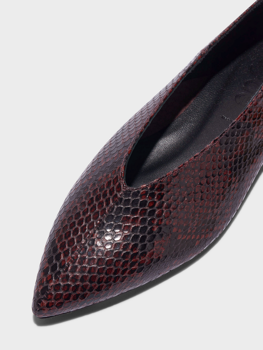 Aeyde | Moa Pointed-Toe Flats Leather Flats for Women | Port Snake | Pointed Toe | Flat Heel | Heel Details