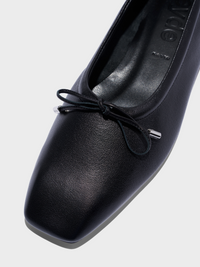 Nomi Glove-Fit Flats