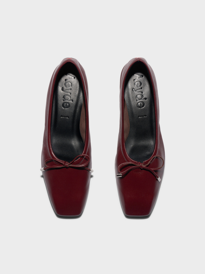 Nomi Glove-Fit Flats