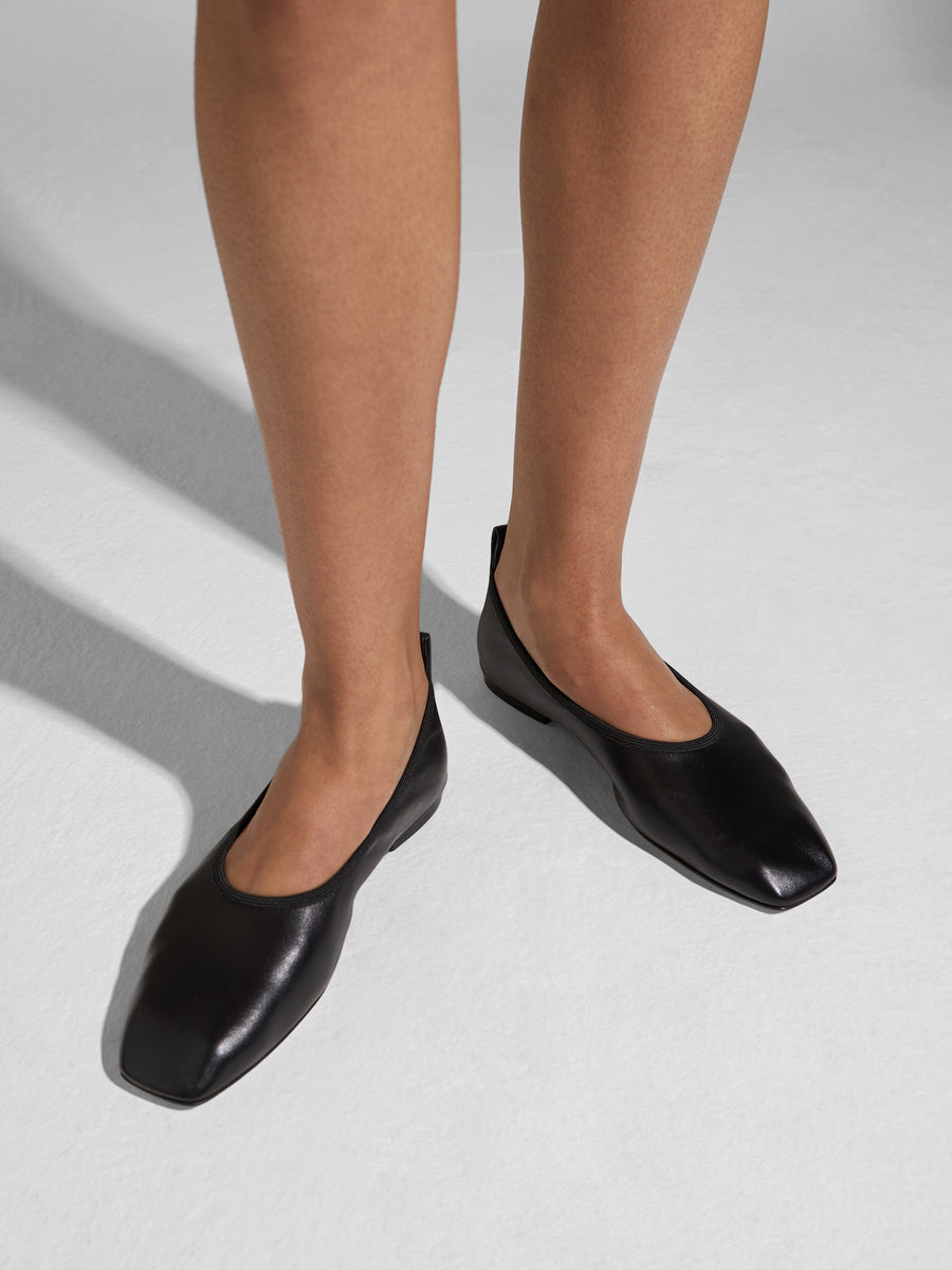 Nomi Ruched Flats