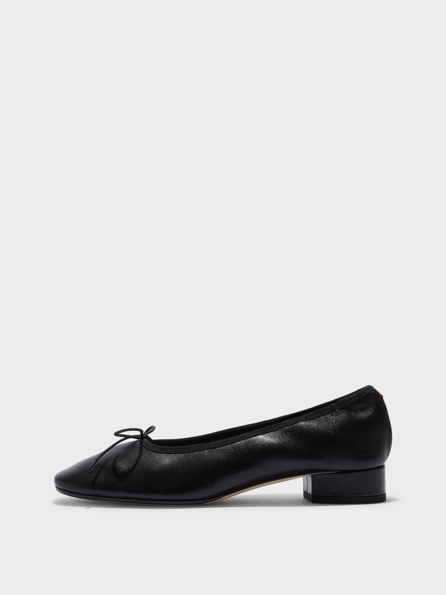 Onda Round-Toe Ballet Flats
