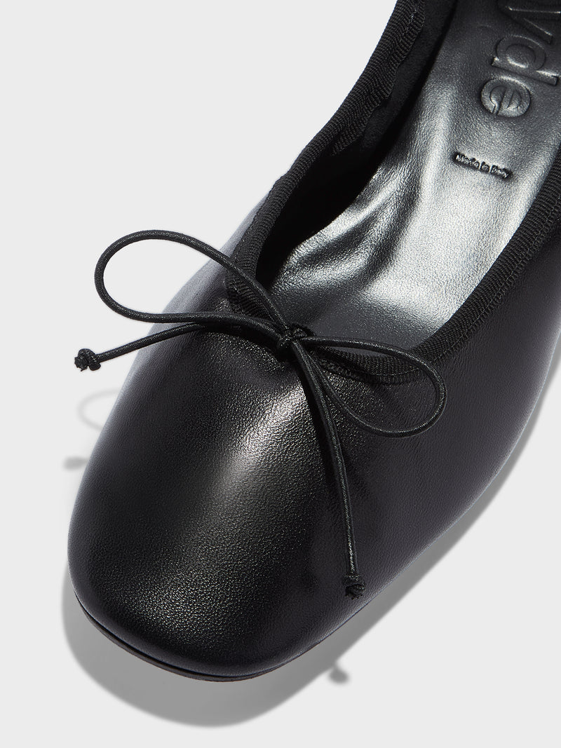 Onda Round-Toe Ballet Flats