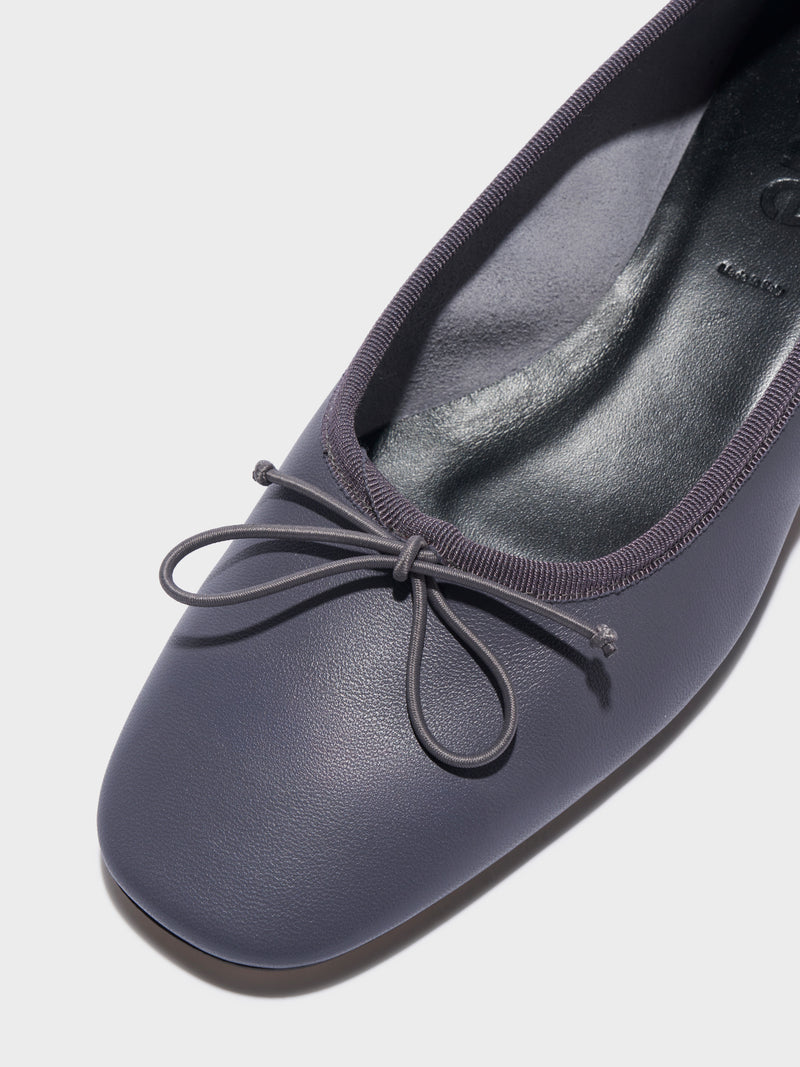 Onda Round-Toe Ballet Flats