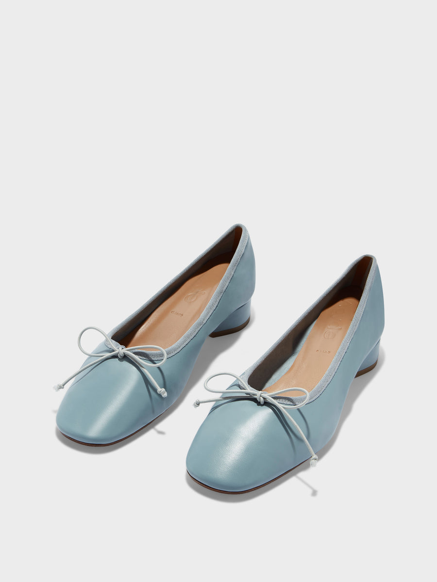Onda Round-Toe Ballet Flats