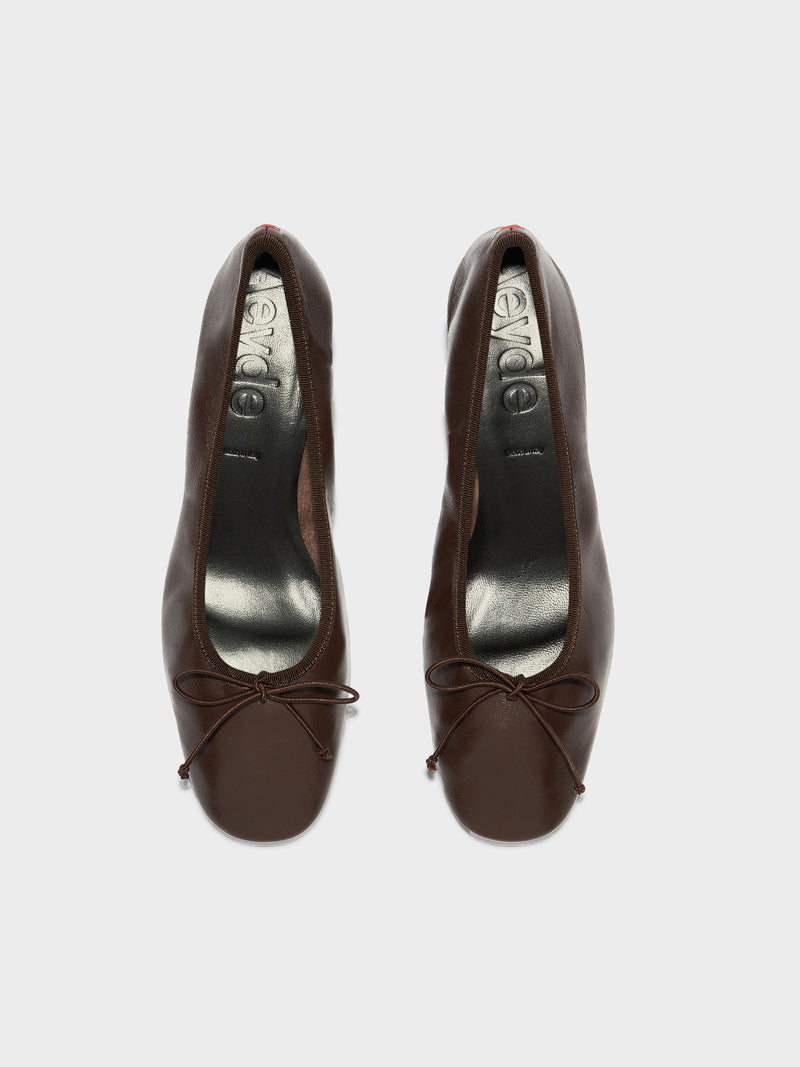 Onda Round-Toe Ballet Flats