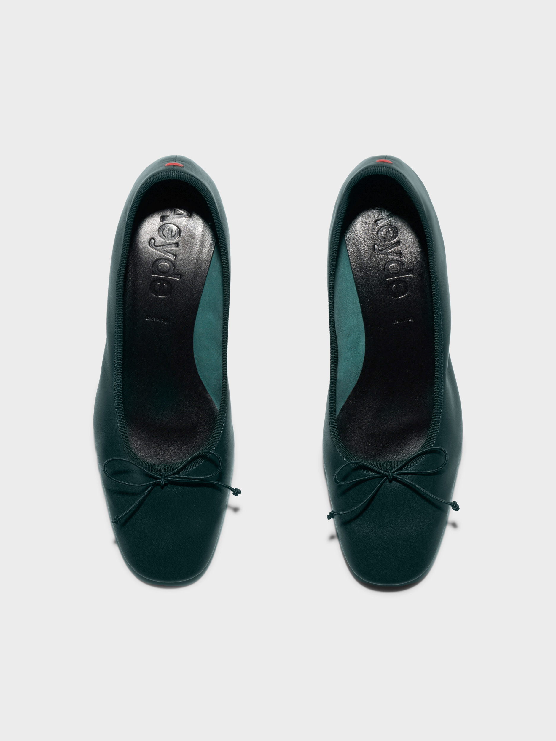 Aeyde | Onda Round-Toe Ballet Flats Leather Flats for Women | Moss Nappa | Round Toe | Low Heel | Front View
