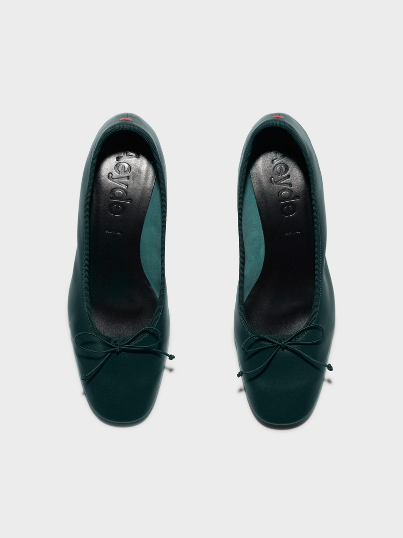 Onda Round-Toe Ballet Flats