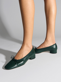 Onda Round-Toe Ballet Flats