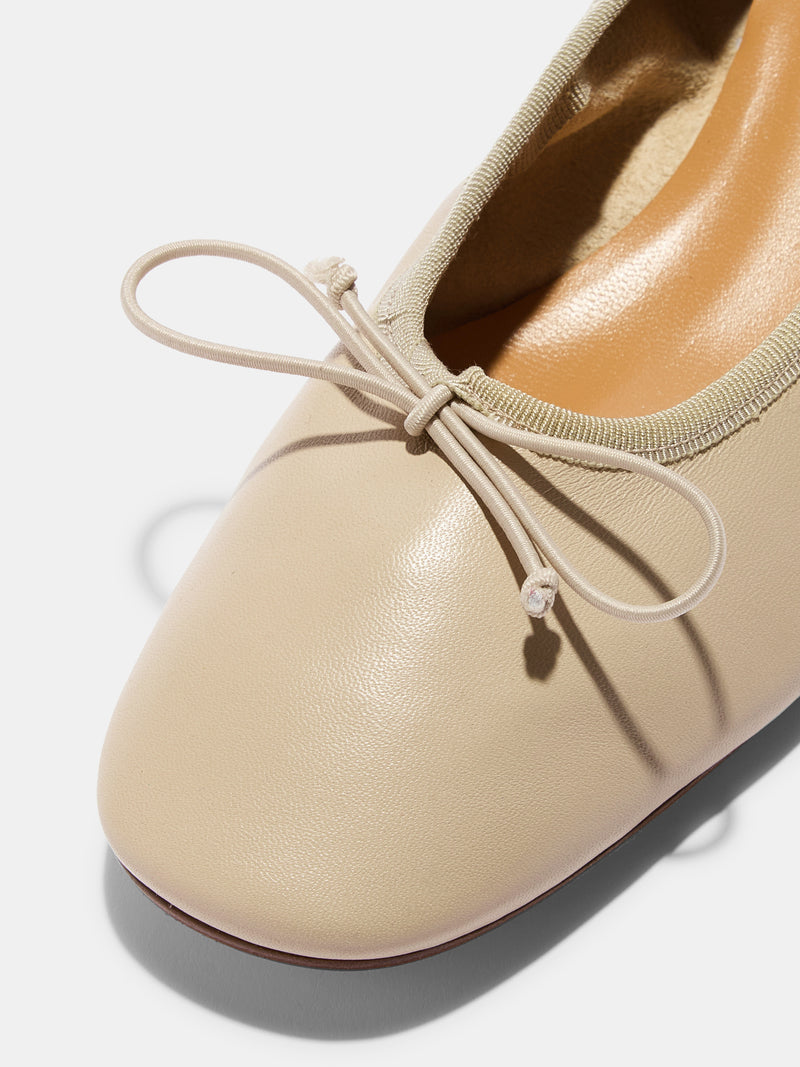 Onda Round-Toe Ballet Flats