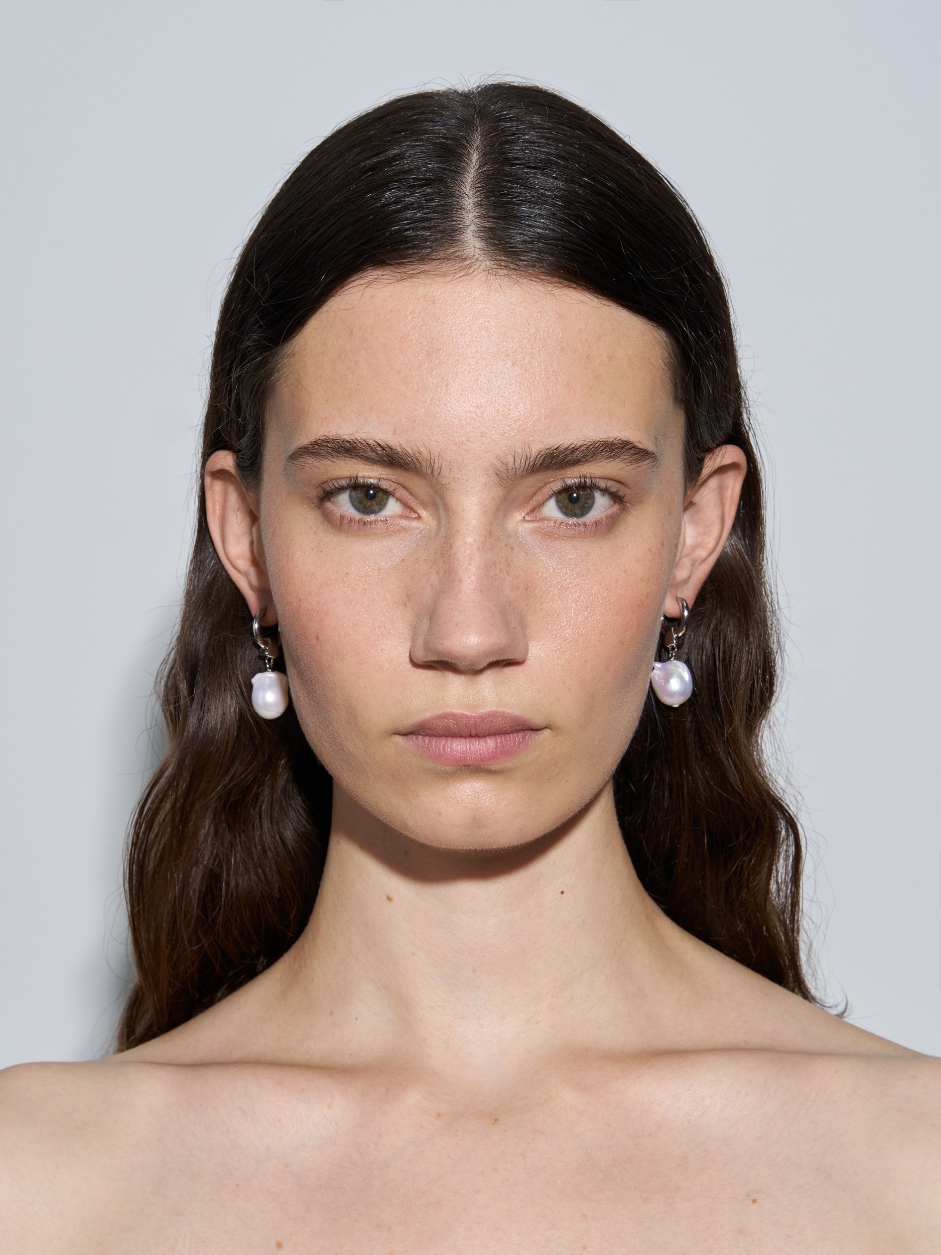 Philo Pearl Earrings - Image 3