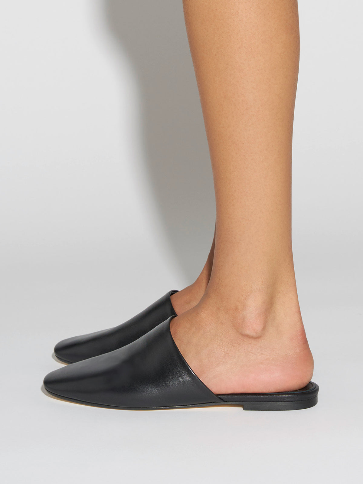 Rega Round-Toe Mules