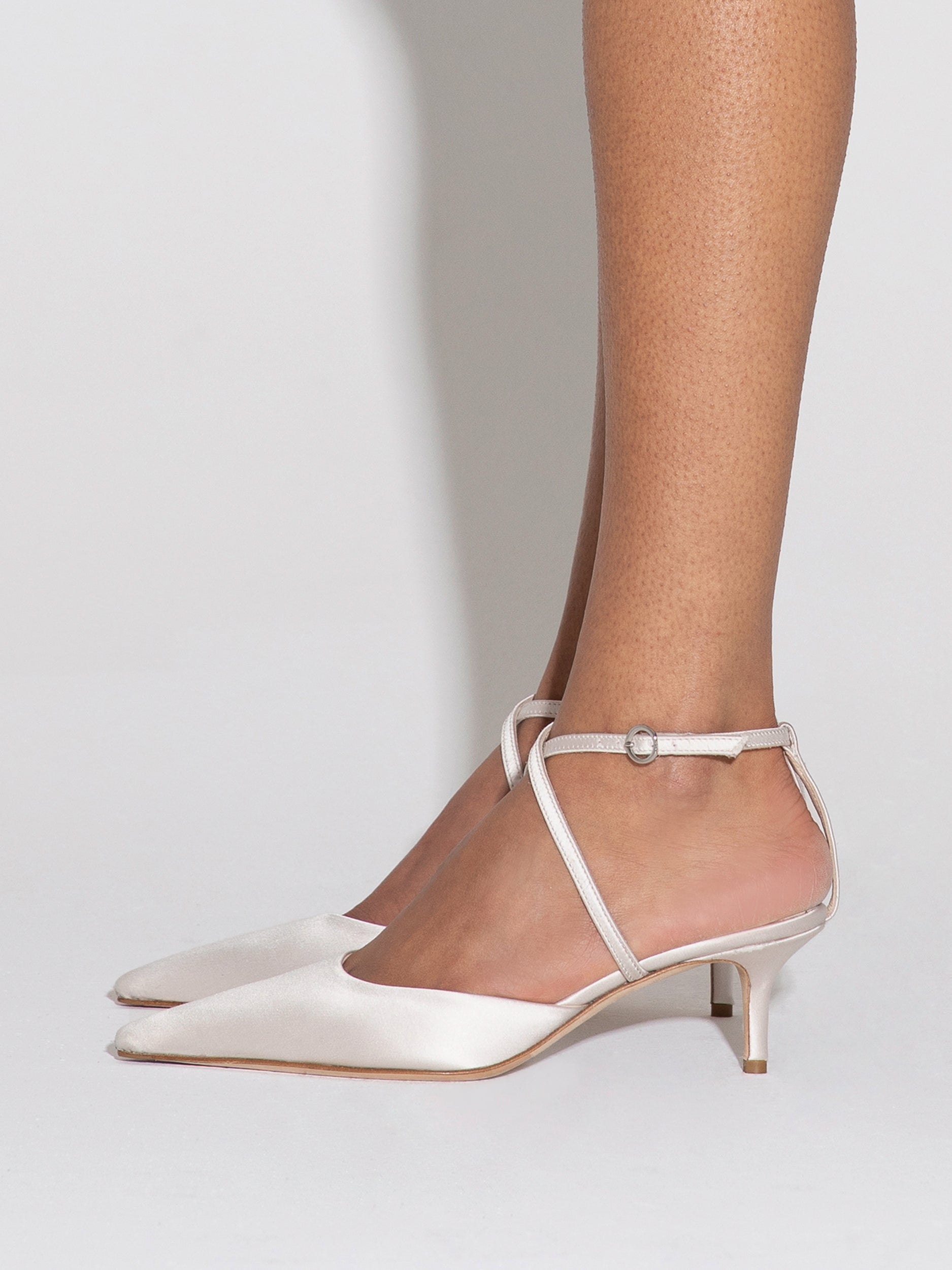 Aeyde | Salome Satin Stiletto Pumps Leather Pumps for Women | Creamy Satin | Pointed Toe | Mid Heel | How to Style