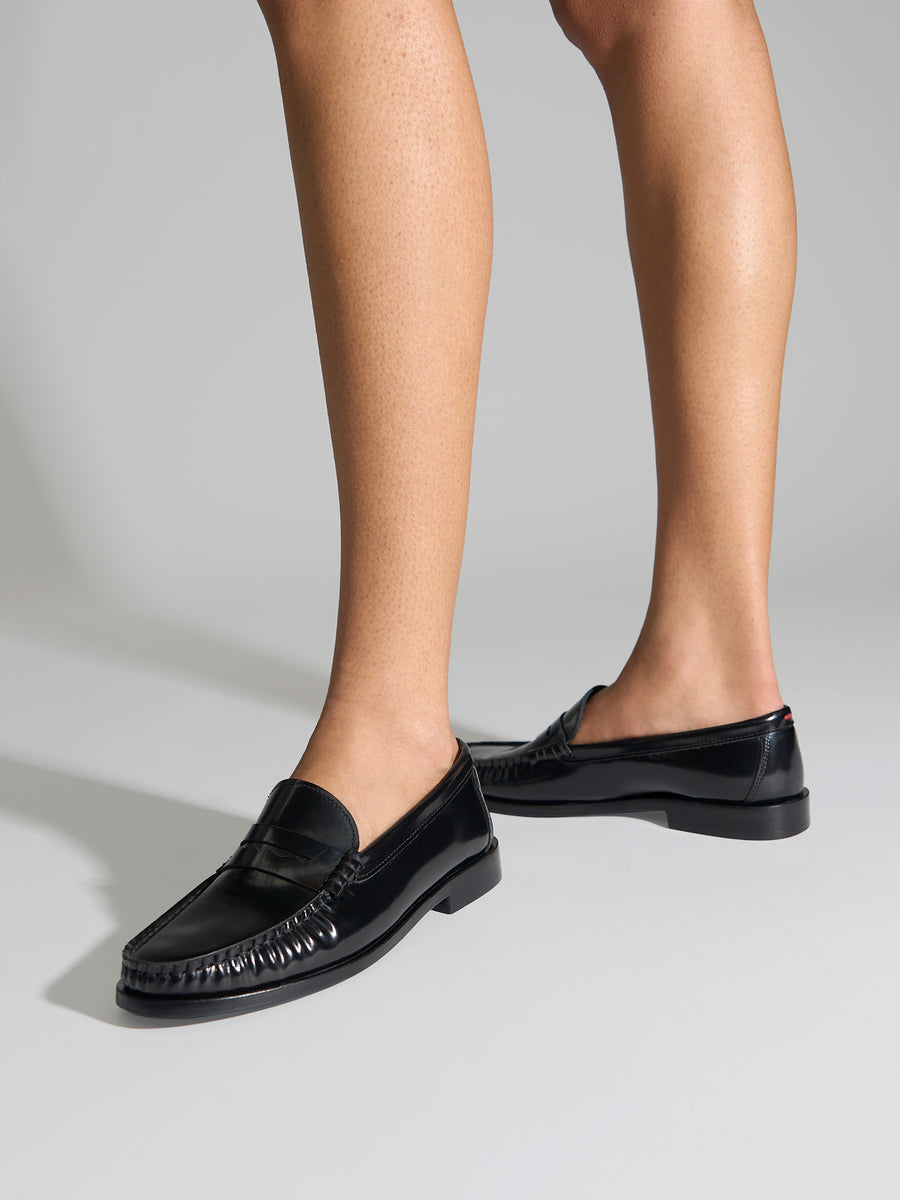 Aeyde | Terry Polido Leather Loafers Leather Flats for Women | Black Polido | Round Toe | Low Heel | On Feet