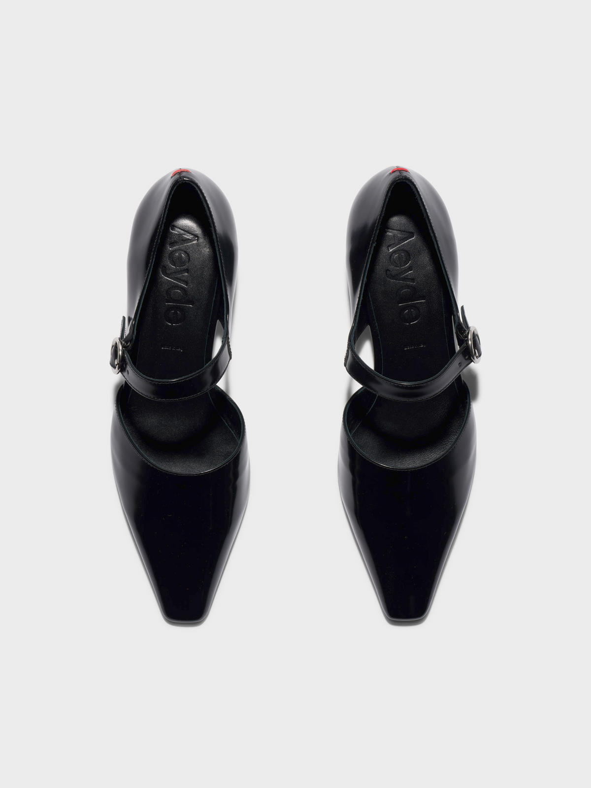 Yara Polido Leather Pumps