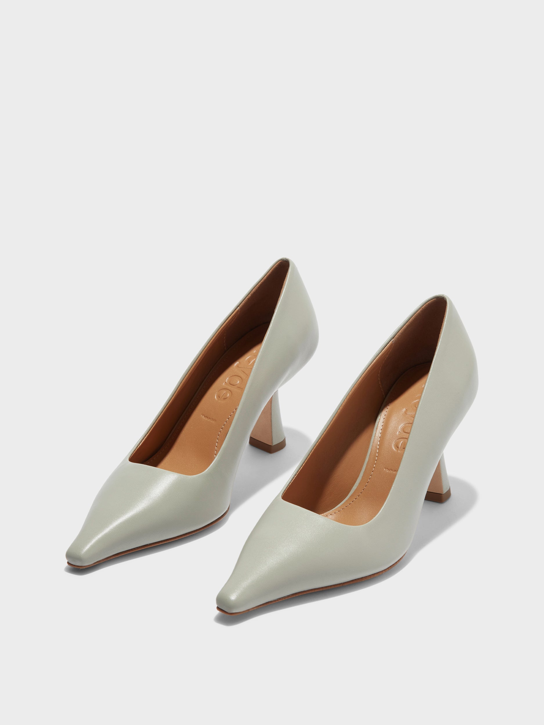 Aeyde | Zandra Leather Pumps Leather Pumps for Women | Cloud Nappa | Pointed Toe | High Heel | On Feet