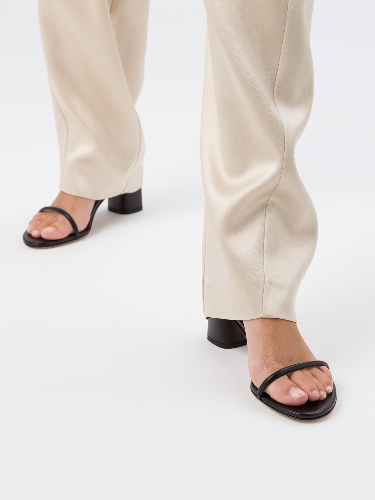 Aeyde | Anni Leather Sandals Leather Heeled Sandals for Women | Black Nappa | Round Toe | Mid Heel | How to Style